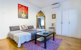 Mohinga Apartment